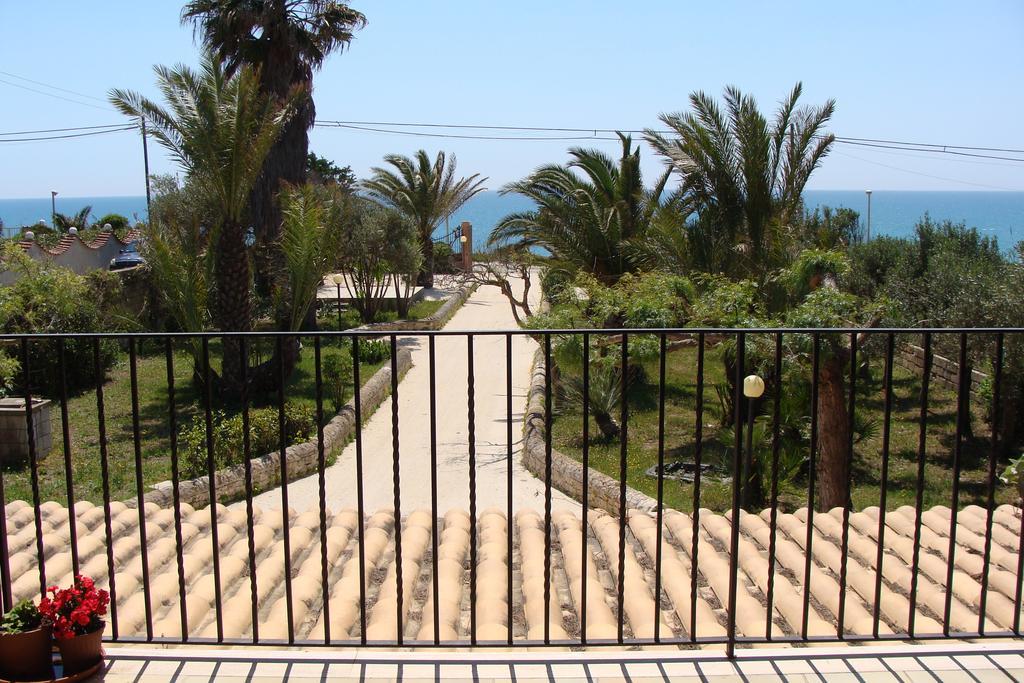 La Villa Rosa Al Mare Pozzallo Ruang foto