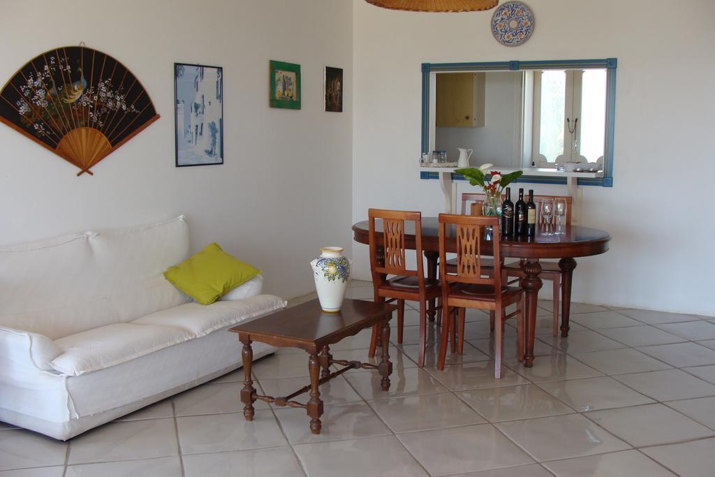 La Villa Rosa Al Mare Pozzallo Ruang foto