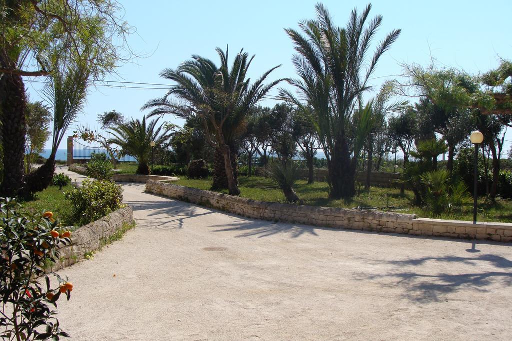 La Villa Rosa Al Mare Pozzallo Bagian luar foto