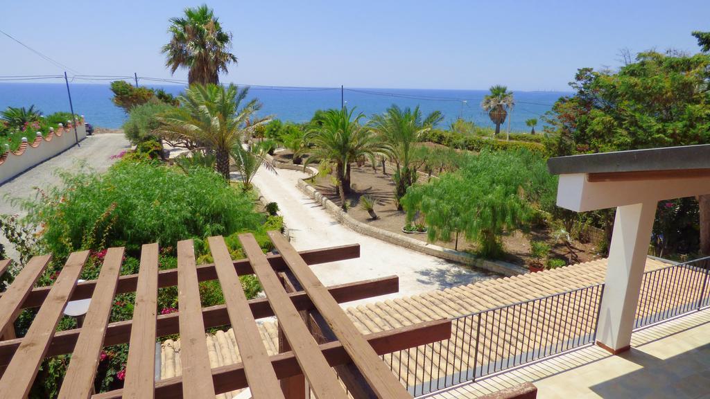 La Villa Rosa Al Mare Pozzallo Bagian luar foto