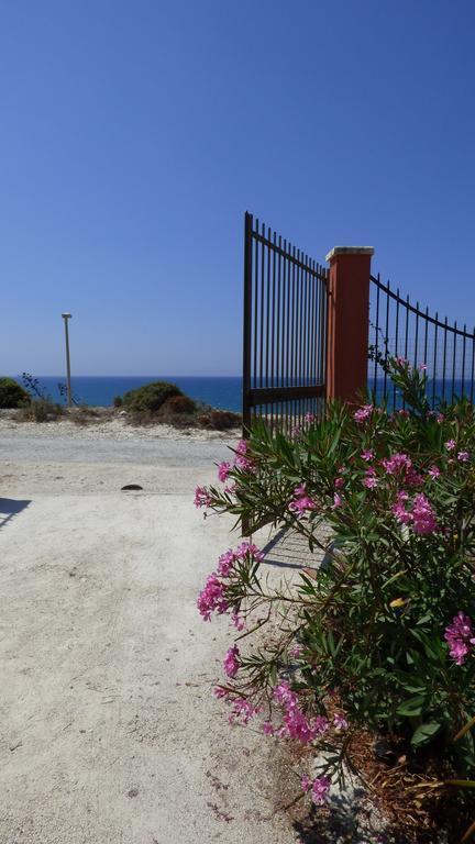 La Villa Rosa Al Mare Pozzallo Bagian luar foto