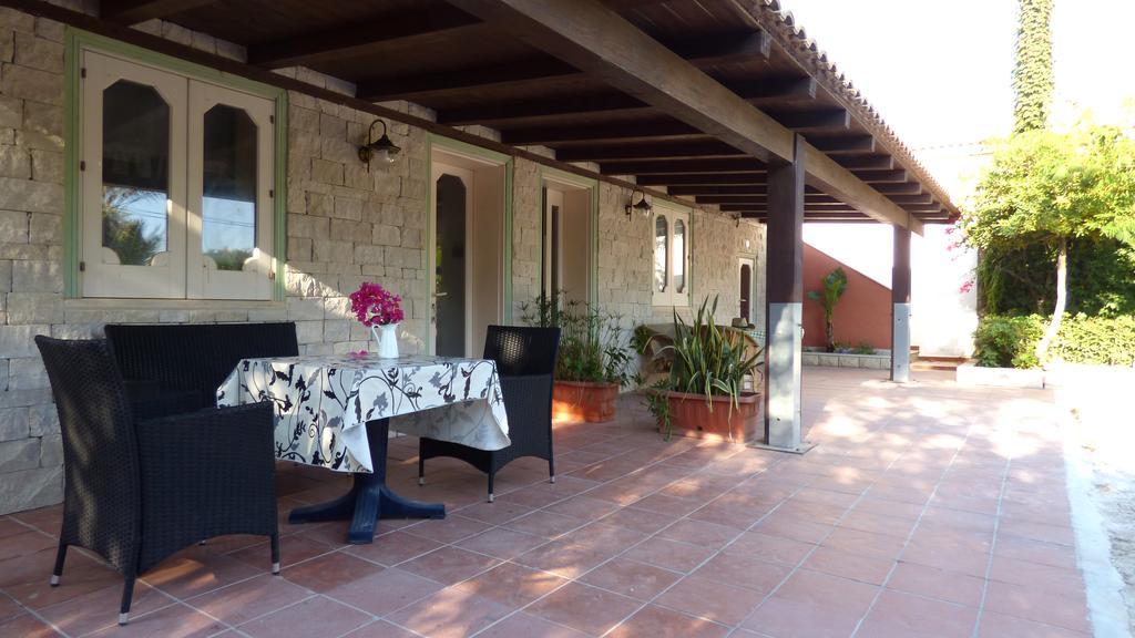 La Villa Rosa Al Mare Pozzallo Bagian luar foto