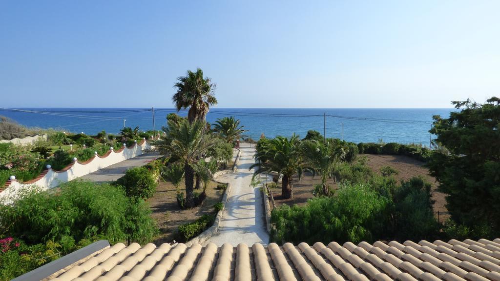 La Villa Rosa Al Mare Pozzallo Bagian luar foto